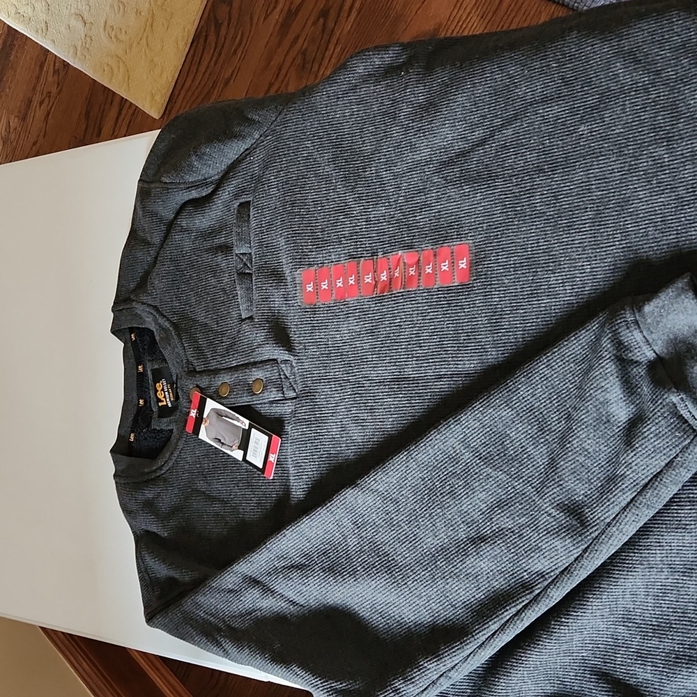 Lee pull over shirt